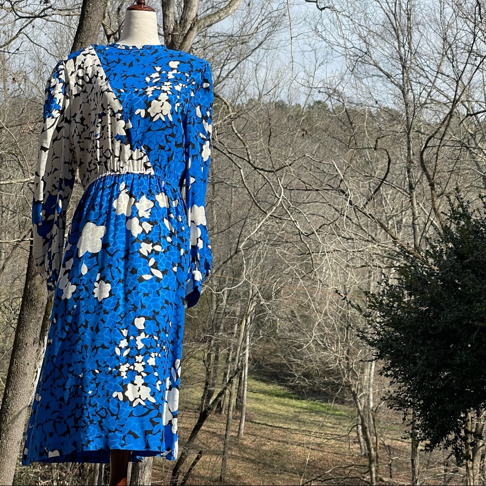 Adolph Shuman Vintage Blue White Black 100% Silk Long-sleeve Dress Size 8